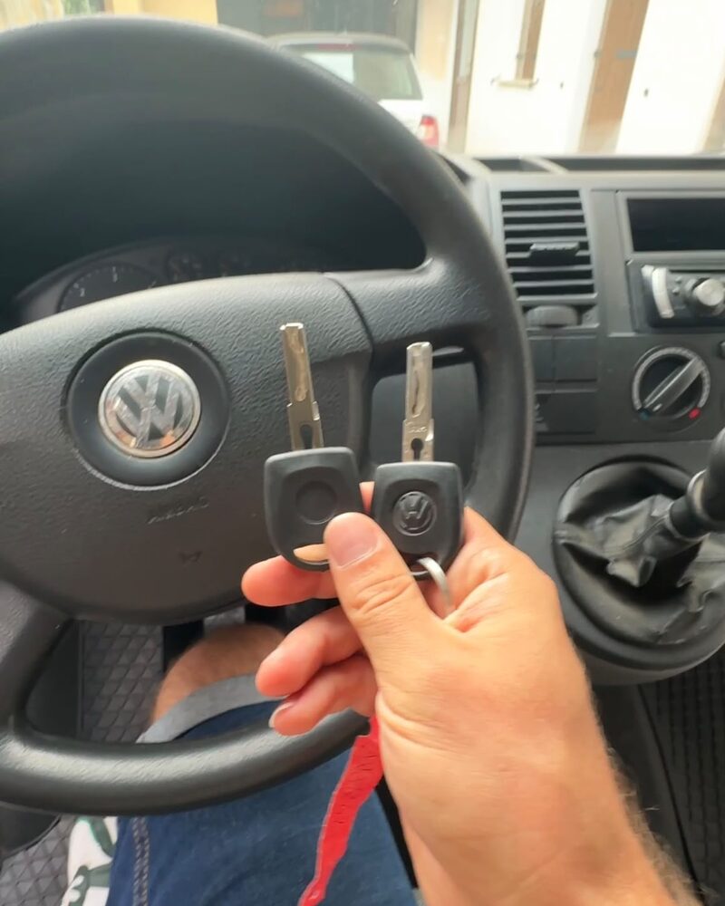 Chiavi con transponder per Volkswagen Transporter, programmate sul posto